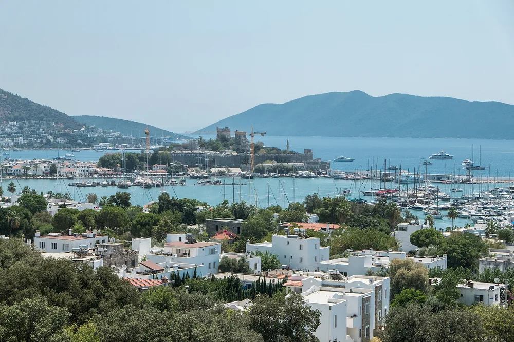 Bodrum Kalesi ve marinanın liman görünümü