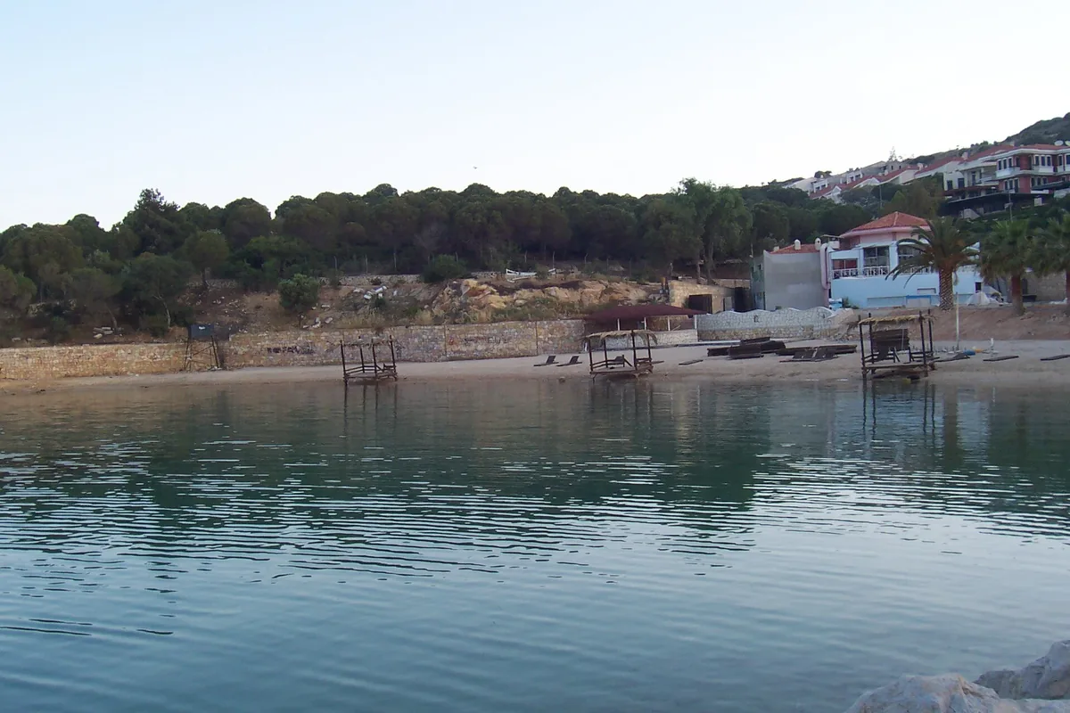 Çeşme 16 Eylül Mahallesi'nde Tekke Plajı kıyı şeridi