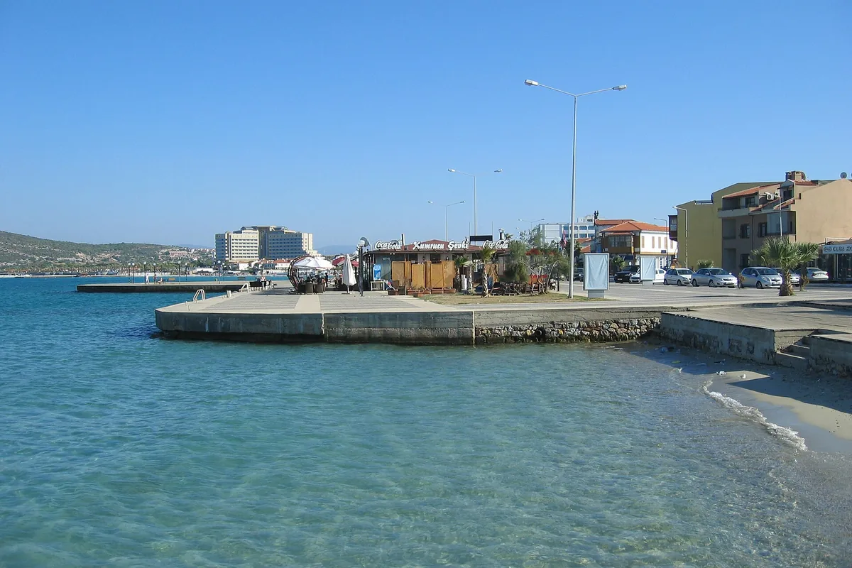 Ilıca mahallesinde kıyı şeridi ve yerleşim