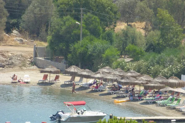 Datça kıyısında plaj ve deniz
