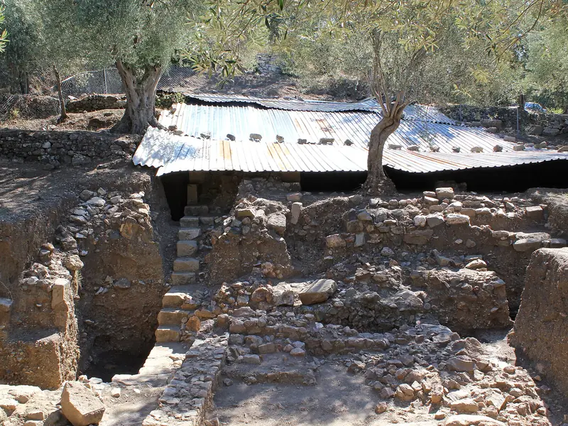 Antandros antik kenti kalıntıları, Altınoluk yakınında Edremit sınırlarında