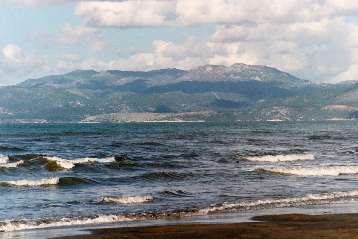 Pamucak sahilinde dalgalar, Selçuk, İzmir