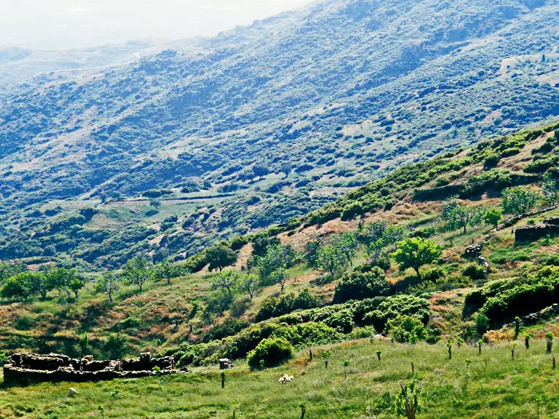 Bozdağlar'ın güney yamaçlarındaki teraslı tarım alanları