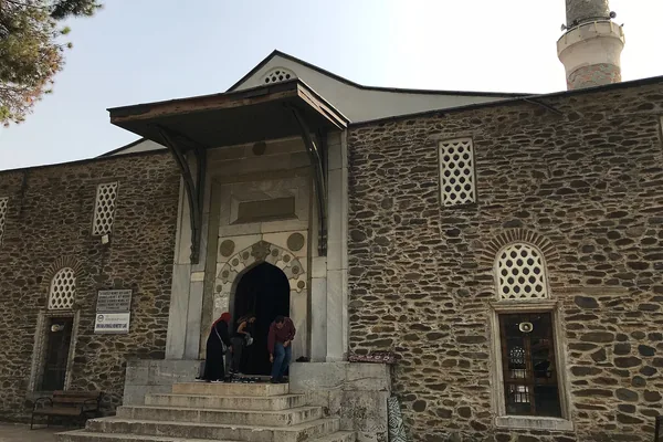 Birgi'de Aydınoğlu Mehmed Bey Camii'nin taş cephesi