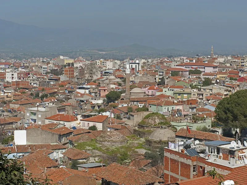 Tepeden Küçük Menderes ovası ve zeytinlikler
