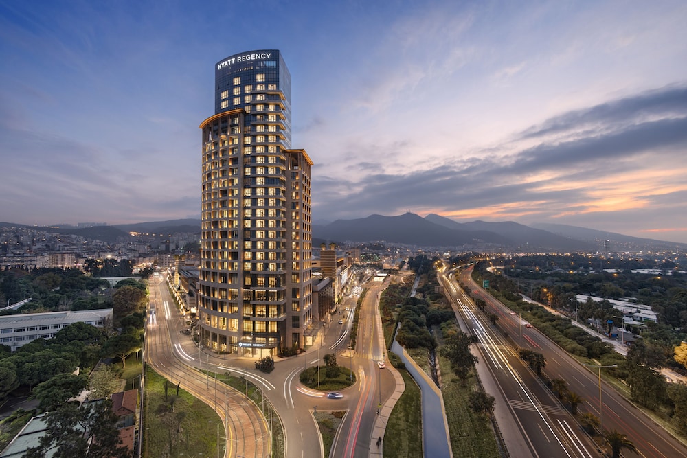 Hyatt Regency İzmir İstinyePark VIP Transfer